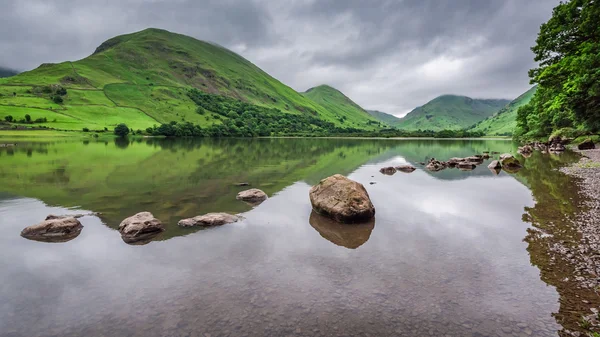 Vista al nebuloso y verde District Lake, Inglaterra —  Fotos de Stock