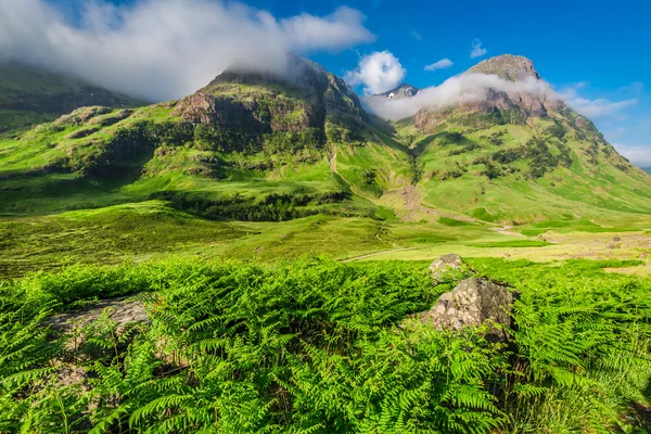 Hermoso amanecer sobre las montañas en Glencoe, Escocia —  Fotos de Stock