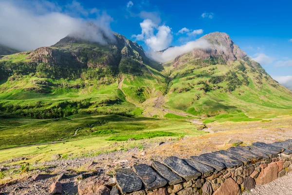 일출, 스코틀랜드 글렌 코의 멋진 산 — 스톡 사진