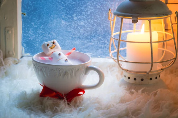 Lezzetli ve tatlı kardan adam marshmallow xmas için yapılmış. — Stok fotoğraf