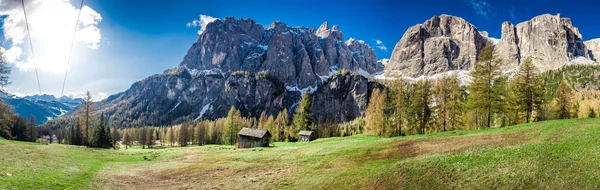 Wspaniały widok na dolinę w regionie Dolomity, Włochy — Zdjęcie stockowe