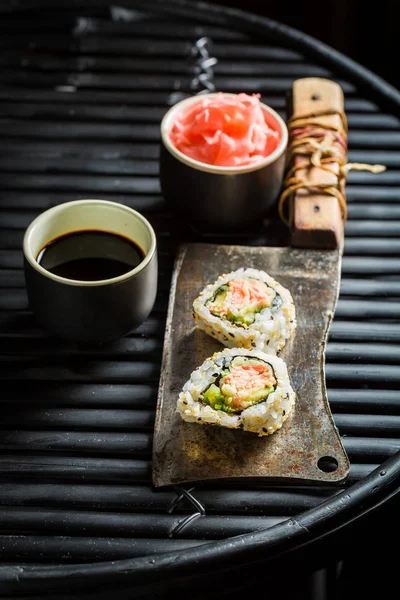 Lecker gesund mit Wasabi und Sojasauce — Stockfoto