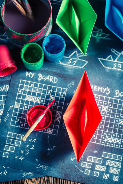 Kinder slagschip papier spel als een slag-concept — Stockfoto