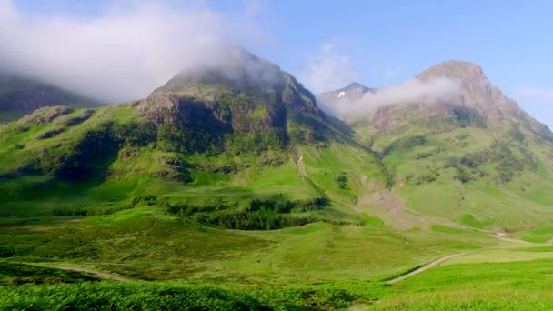 Wschód słońca nad górami Glencoe wiosną, Szkocja — Wideo stockowe