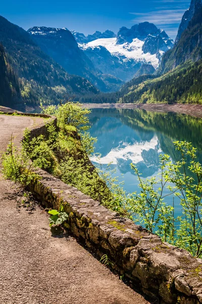 Impresionante amanecer en el lago Gosausee en Gosau, Alpes, Austria, Europa —  Fotos de Stock