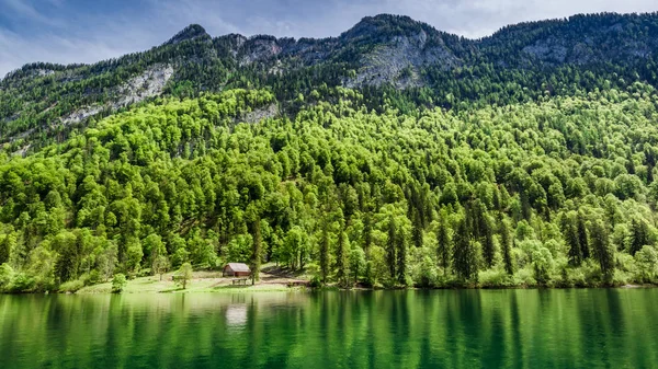 Krásné jezero Königssee v německých Alpách, Evropa — Stock fotografie