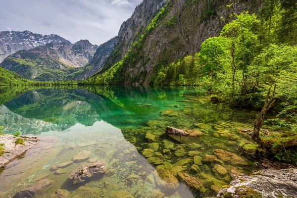 Úchvatný výhled na jezero Obersee v Alpách, Německo, Evropa — Stock fotografie