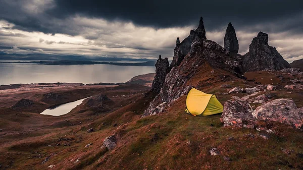 オールドマン オブ ストー、スコットランドのキャンプ場 — ストック写真