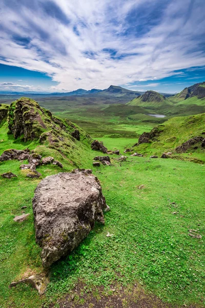 Hermosa vista desde Quiraing en Isla de Skye, Escocia, Reino Unido —  Fotos de Stock