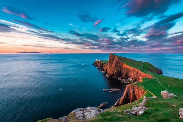 Famous dusk at the Neist point lighthouse in Scotland — Stock Photo, Image