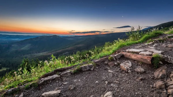 Hermoso amanecer en Tatras vista desde la cresta, Polonia, Europa — Foto de Stock