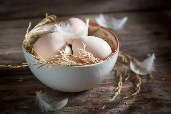 Vol vitaminen vrije uitloop eieren van de boerderij — Stockfoto