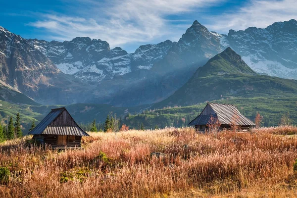 Stunning view in the Tatra mountain at sunset in autumn — Stock Photo, Image