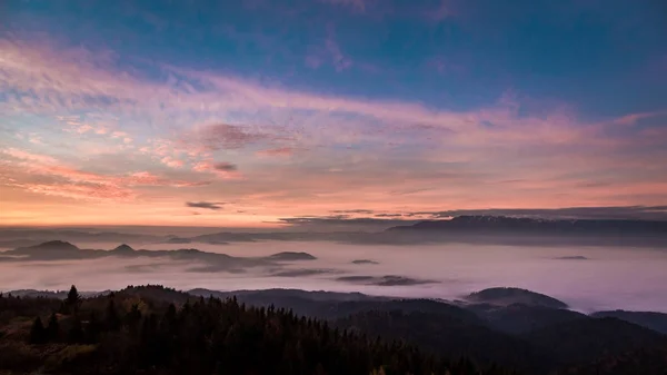 Stunning view to Tatras at sunrise in autumn — Stock Photo, Image