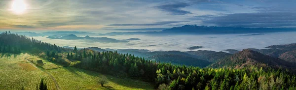 Cold view to Tatras at sunrise in autumn — Stock Photo, Image