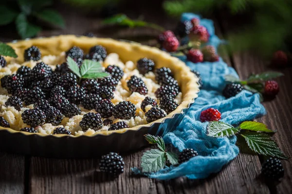Sweet and homemade blackberry pie with caster cugar — Stock Photo, Image