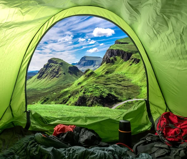 Camp dans le Quiraing en Écosse, Royaume-Uni — Photo