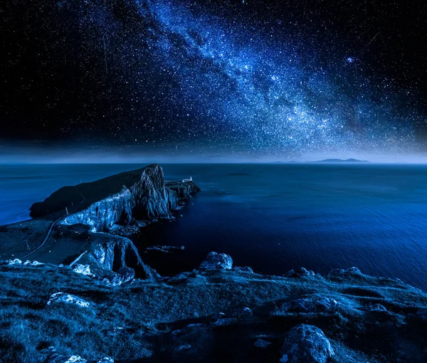 Milky way over Neist point lighthouse, Isle of Skye, Scotland — Stock Photo, Image