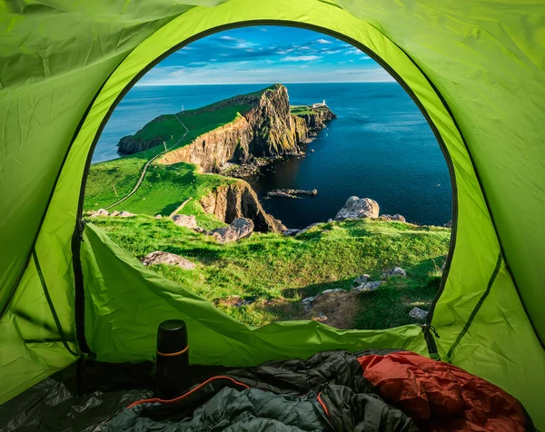 Acampamento no farol de Neist Point, na Ilha de Skye, Escócia — Fotografia de Stock