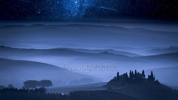 Stunning milky way over farm in Tuscany, Italy — Stock Video