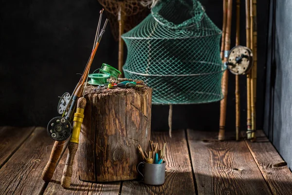 Équipements pour la pêche avec filet, cannes et flotteurs — Photo