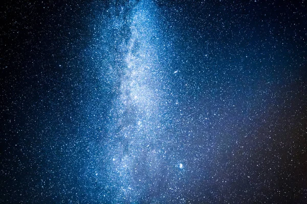 Vía Láctea impresionante con millones de estrellas en la noche — Foto de Stock