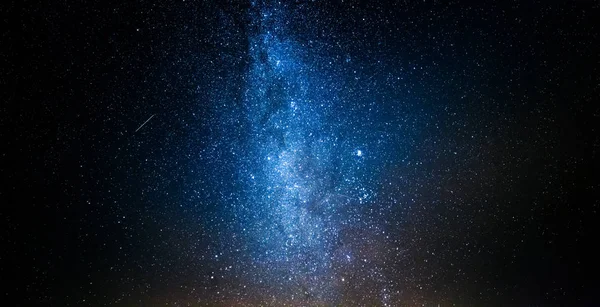 夜百万の星と天の川 — ストック写真
