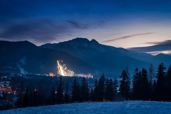 Inverno a Zakopane al tramonto, Monti Tatra, Polonia — Foto Stock