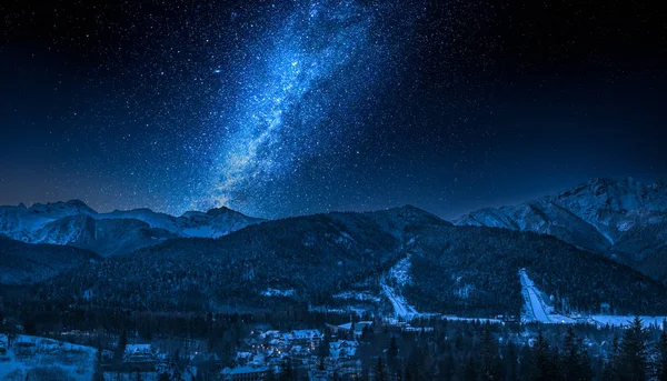 Zakopane at night with milky way in winter — Stock Photo, Image