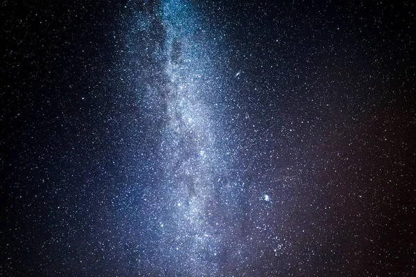 Evren ve geceleri milyon yıldız ile takımyıldızı — Stok fotoğraf