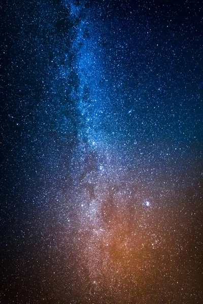 Maravillosa constelación con millones de estrellas en la noche — Foto de Stock