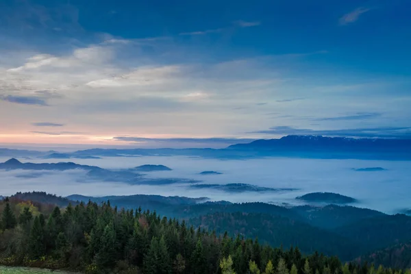 Prachtige zonsopgang in Tatra in het najaar, Polen — Stockfoto