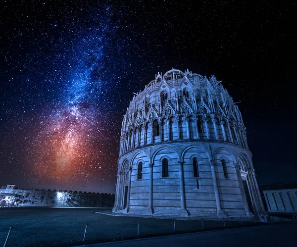 Antik eserlerin Pisa ve Samanyolu, İtalya — Stok fotoğraf