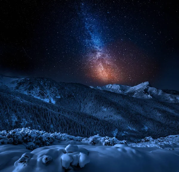 Montañas Frías Tatra con Vía Láctea, Polonia — Foto de Stock