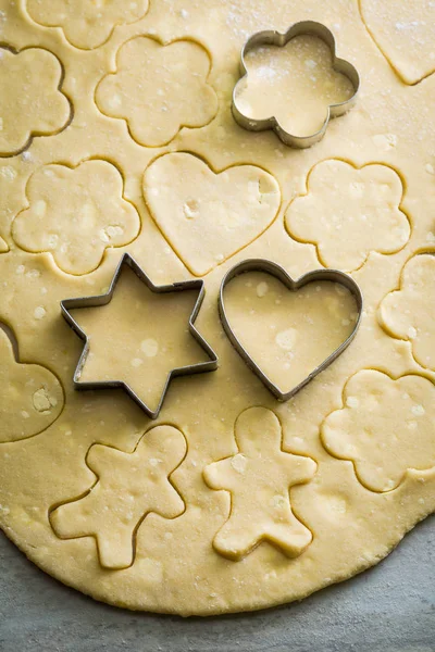 Leckere milchige Kekse aus frischem Teig — Stockfoto