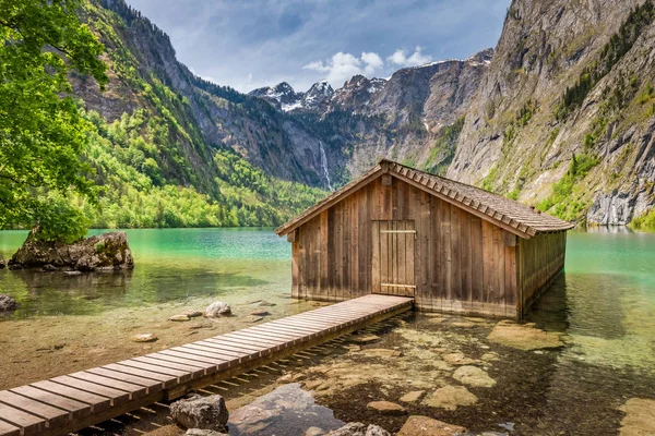 Dřevěná chata na Obersee jezero, Alpy, Německo — Stock fotografie