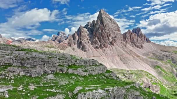 Veduta aerea del Monte Paterno nelle Dolomiti — Video Stock