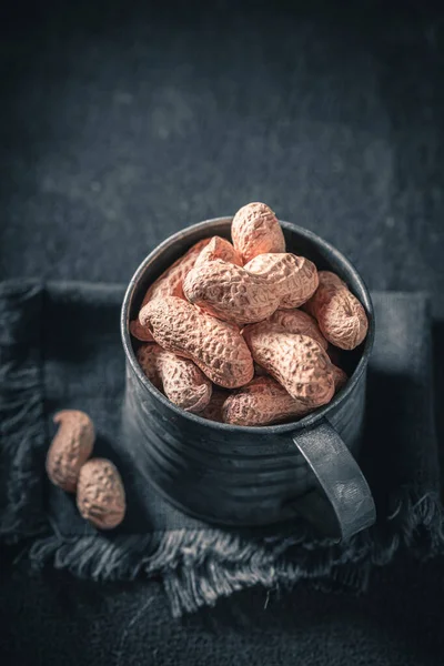 Fresh peanuts with as a healthy and good snack — Stock Photo, Image