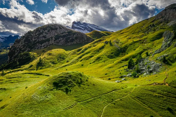 Passo Falazarego koło Sass de Stria, Dolomity, widok z lotu ptaka — Zdjęcie stockowe