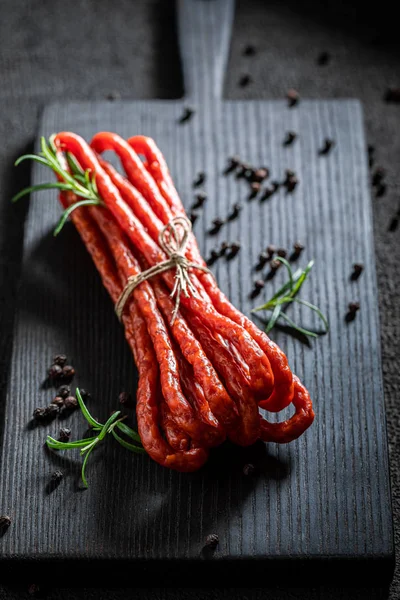 Kabanos finos hechos de cerdo y romero — Foto de Stock