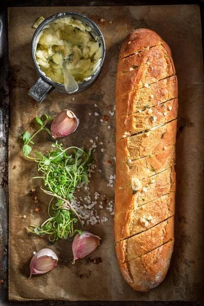 Delicious and fresh garlic bread with thyme and salt — 스톡 사진