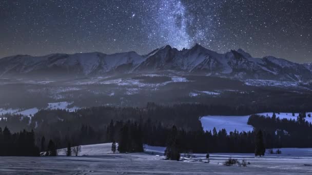 Ohromující čas na přesun mléčné dráhy přes Tatry v Polsku — Stock video