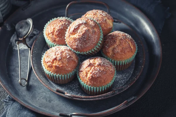 Pastelitos Vainilla Dulces Calientes Sobre Mesa Oscura Rústica — Foto de Stock