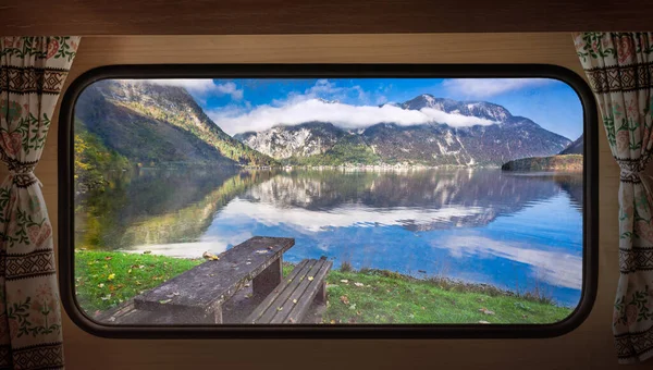 Lago Hallstatt Visto Desde Ventana Campista Austria — Foto de Stock