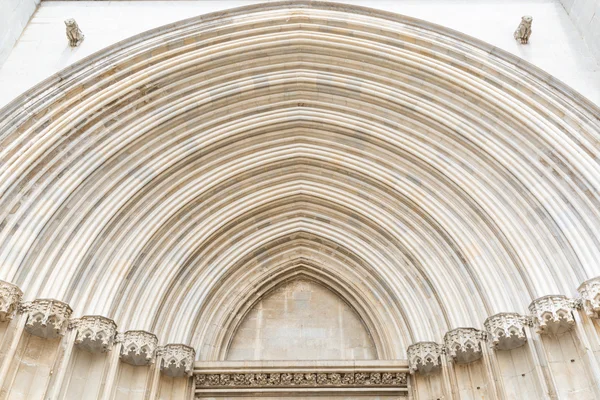 Semplice archivio presso la cattedrale di Girona — Foto Stock