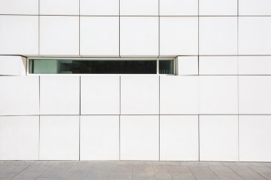 Açık modern Cephesi dar bir pencere ile