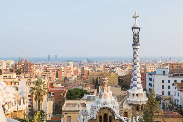 Barcelona cityscape Park Guell gördüm — Stok fotoğraf