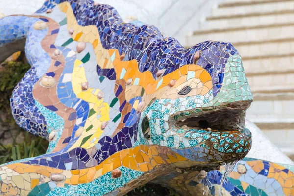 Gaudis dragon at Parc Guell in Barcelona — Stock Photo, Image