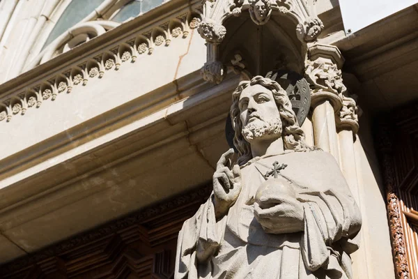 Jesusstatue in der Kathedrale von Barcelona — Stockfoto