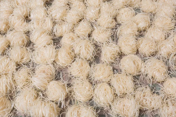 Frissen készült száraz rizs nudli — Stock Fotó